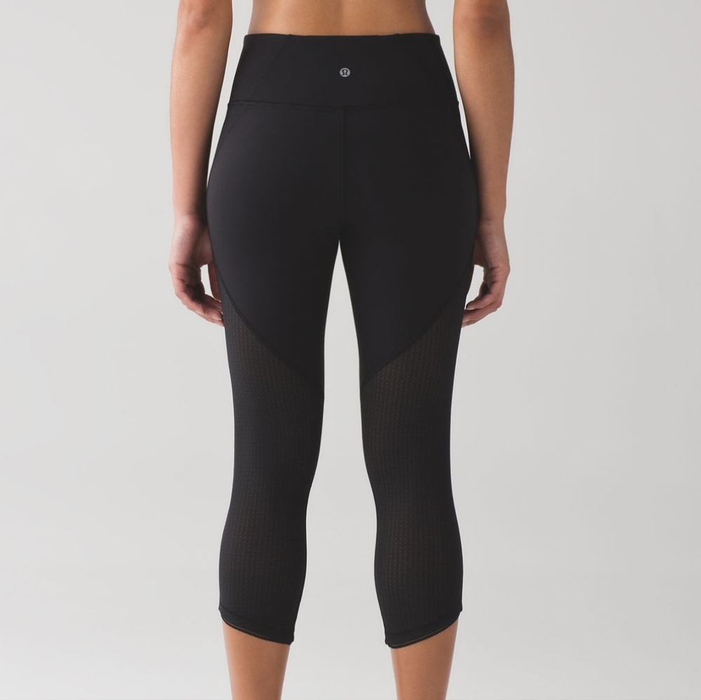 Lululemon Deep Breath Crop (21" ) Black